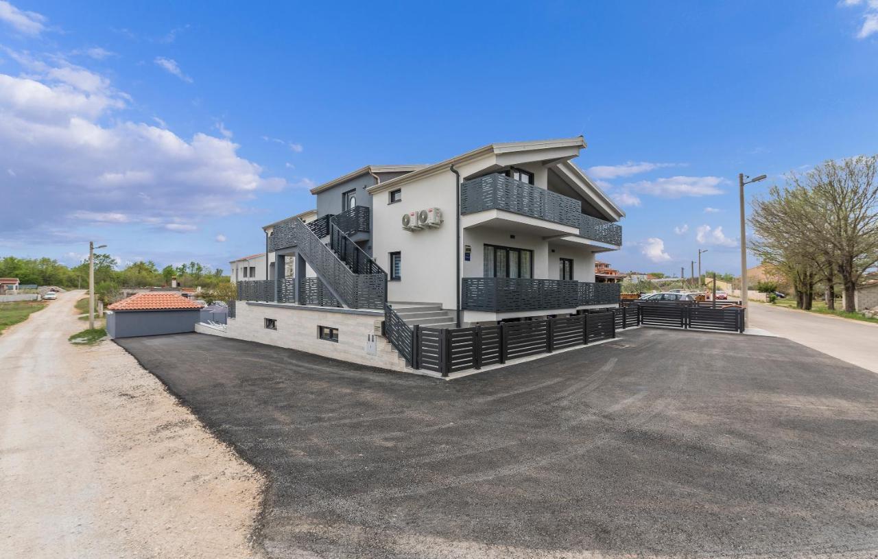 Apartmani Natalija Пореч Екстер'єр фото