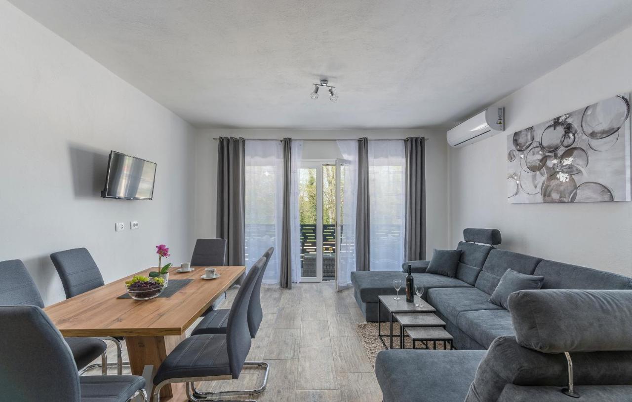 Apartmani Natalija Пореч Екстер'єр фото